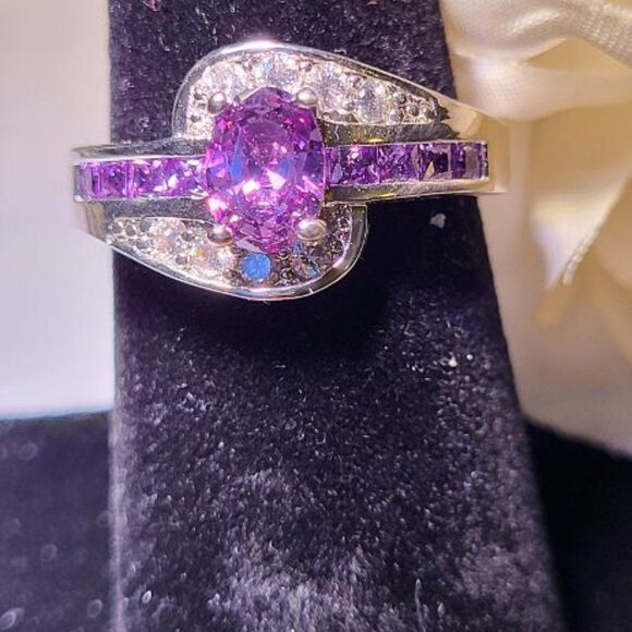JoJo, 2038681,New, Oval Cut Purple Swiss Crystal  Ring, Size 7 - Picture 4 of 6